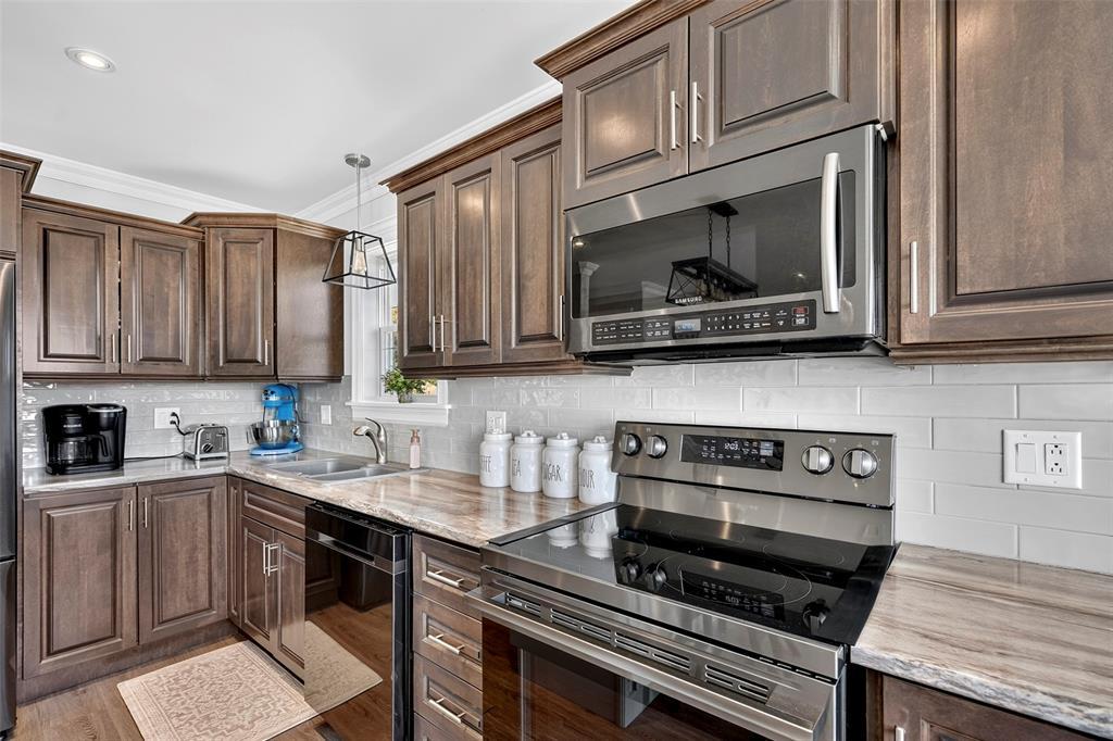 13 The Green Road, Upper Island Cove, NL - Indoor Photo Showing Kitchen With Double Sink