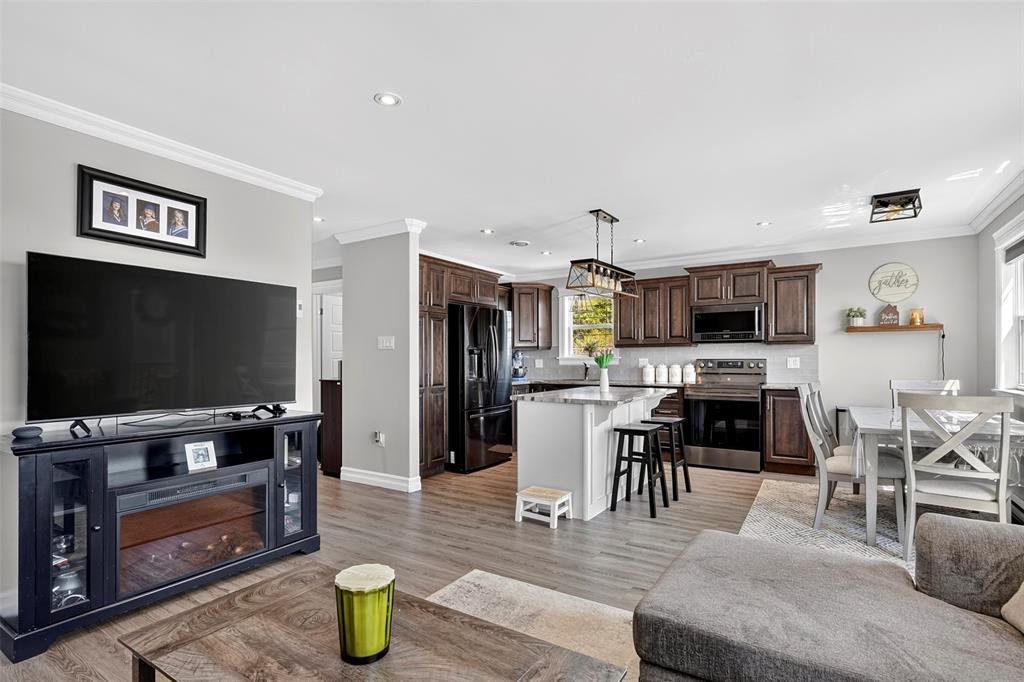 13 The Green Road, Upper Island Cove, NL - Indoor Photo Showing Living Room