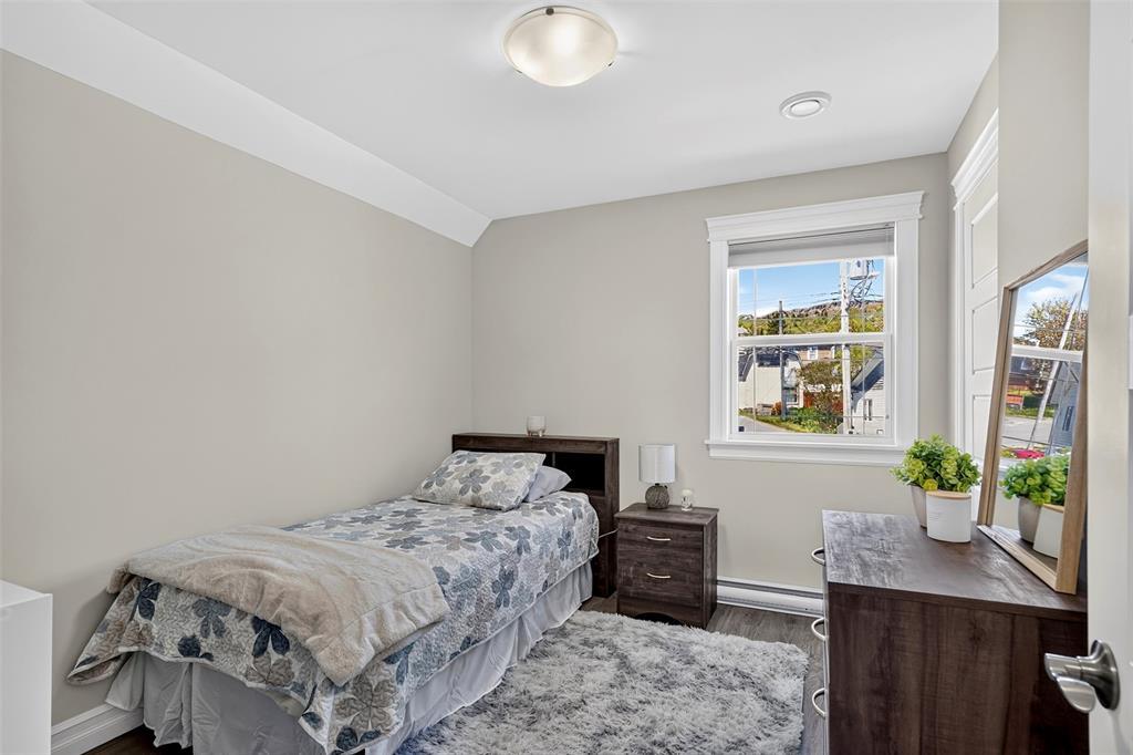 13 The Green Road, Upper Island Cove, NL - Indoor Photo Showing Bedroom