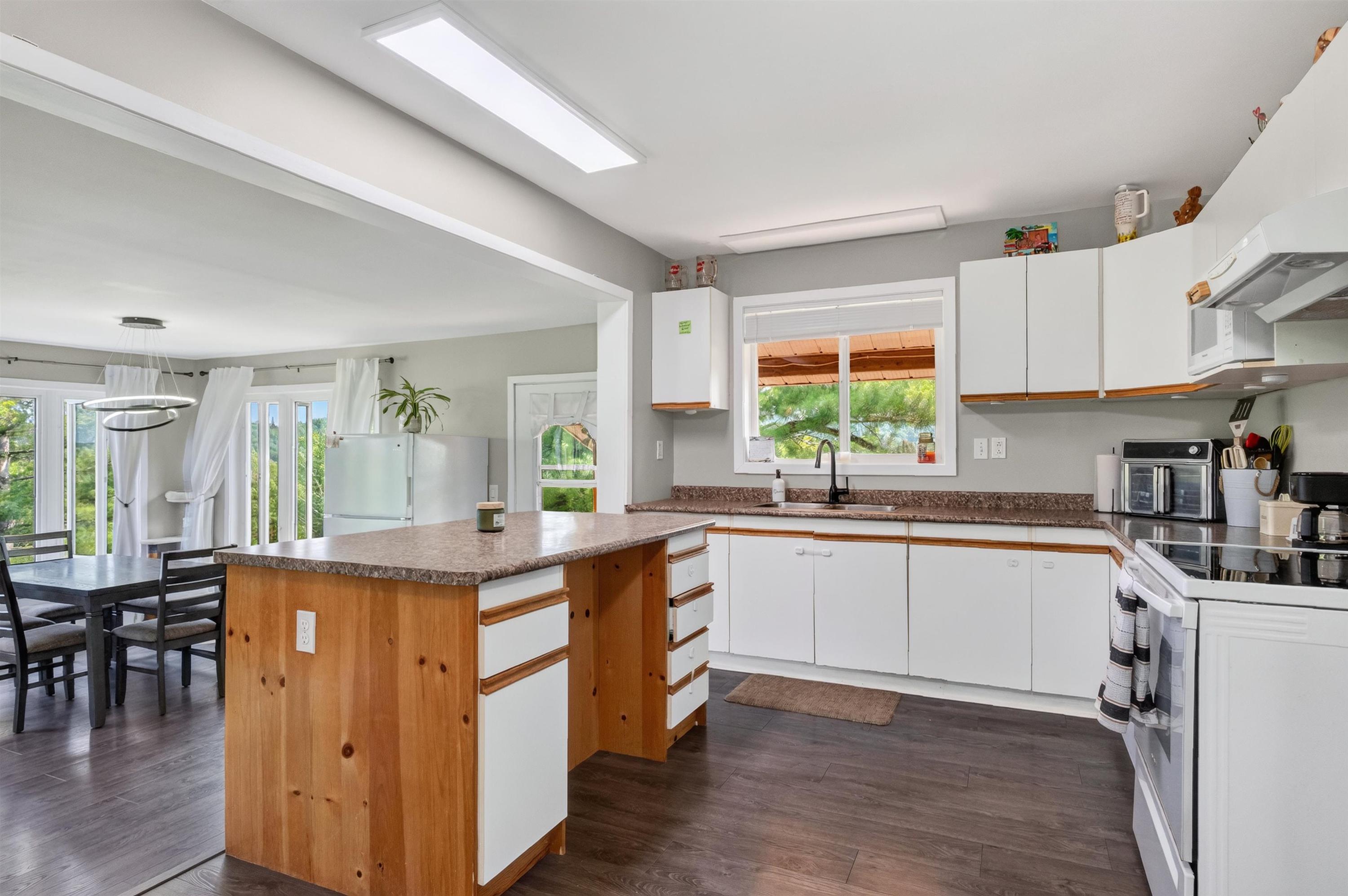 7081 Hwy 61, Neebing, ON - Indoor Photo Showing Kitchen