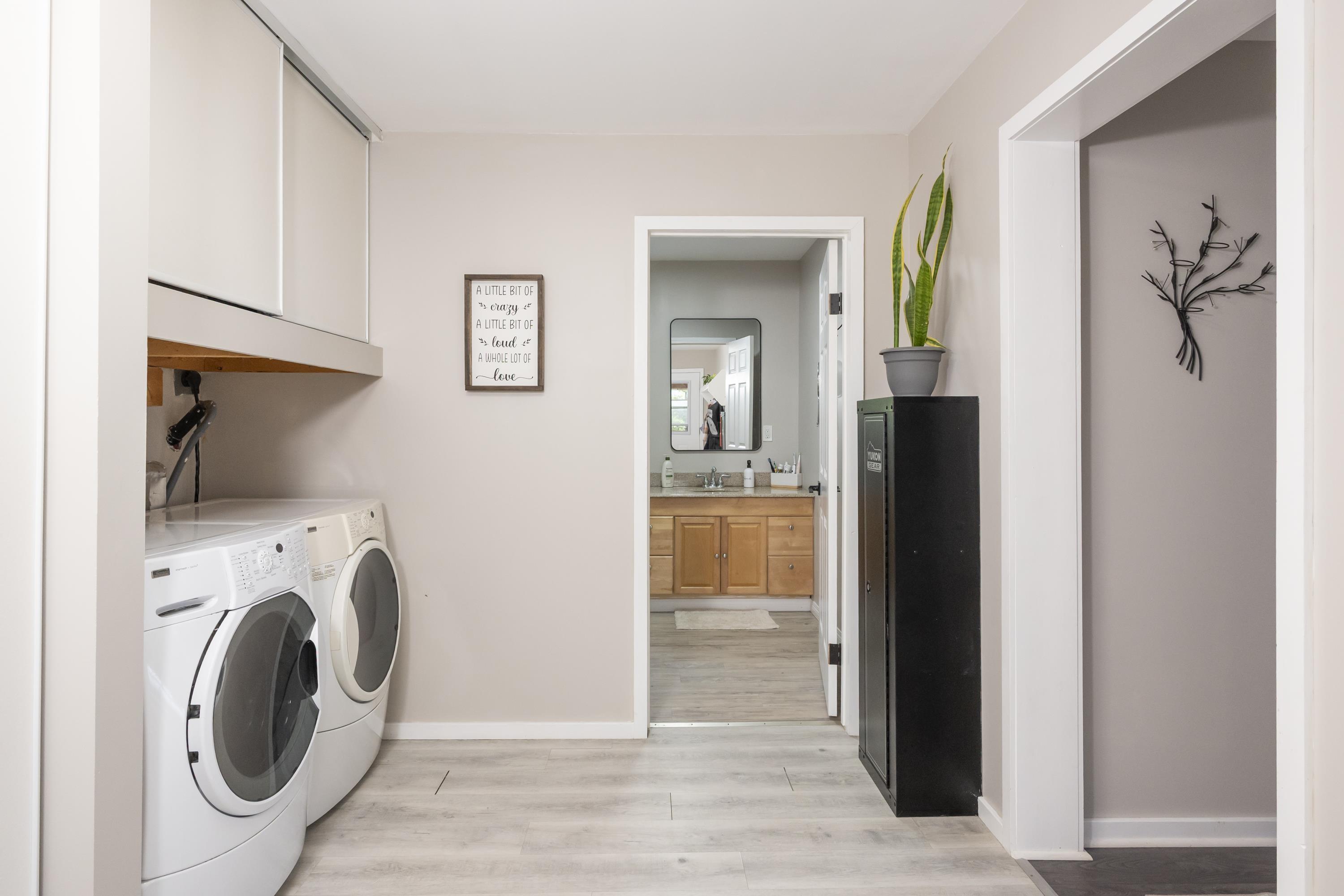 7081 Hwy 61, Neebing, ON - Indoor Photo Showing Laundry Room