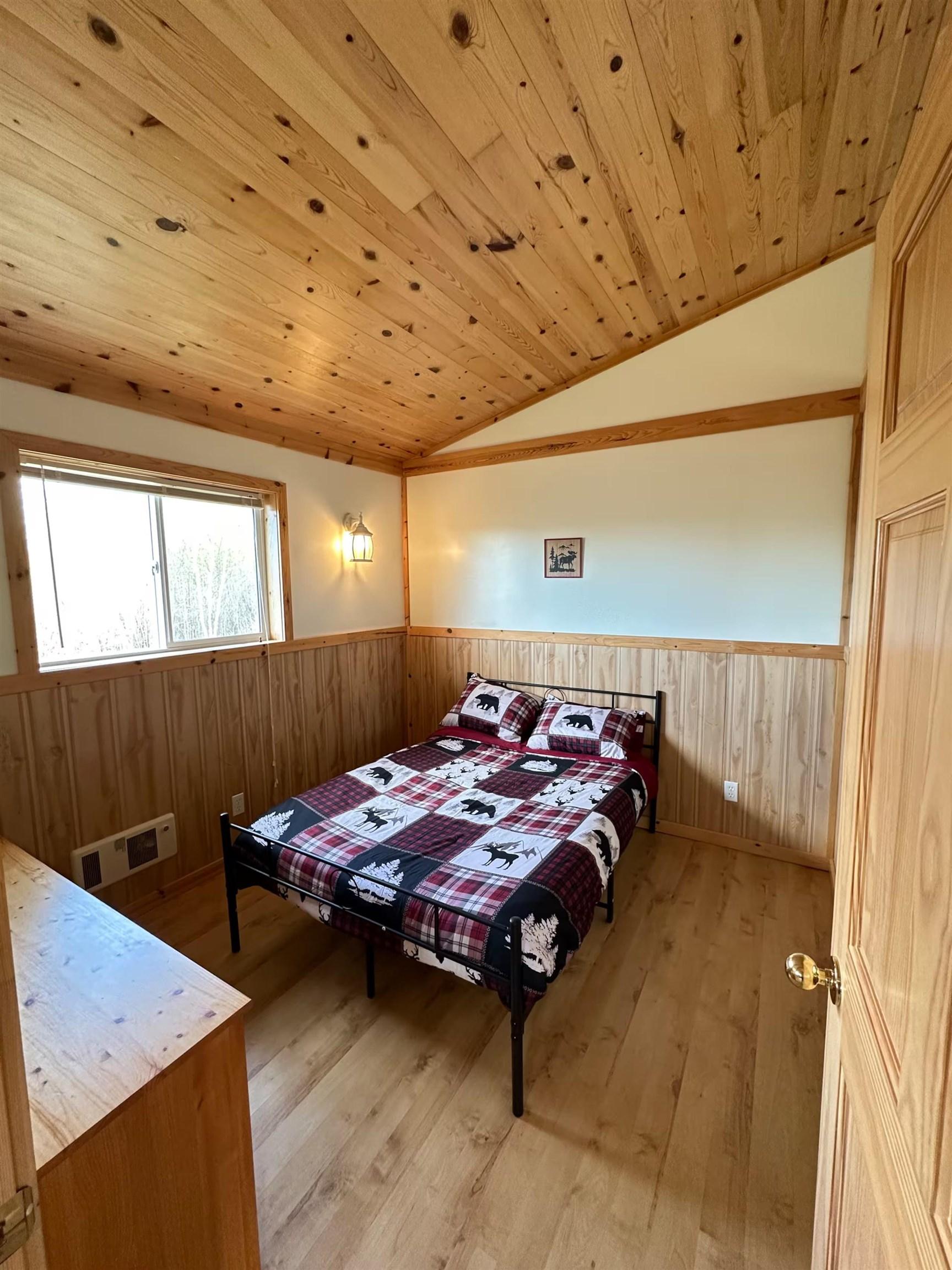 7081 Hwy 61, Neebing, ON - Indoor Photo Showing Bedroom