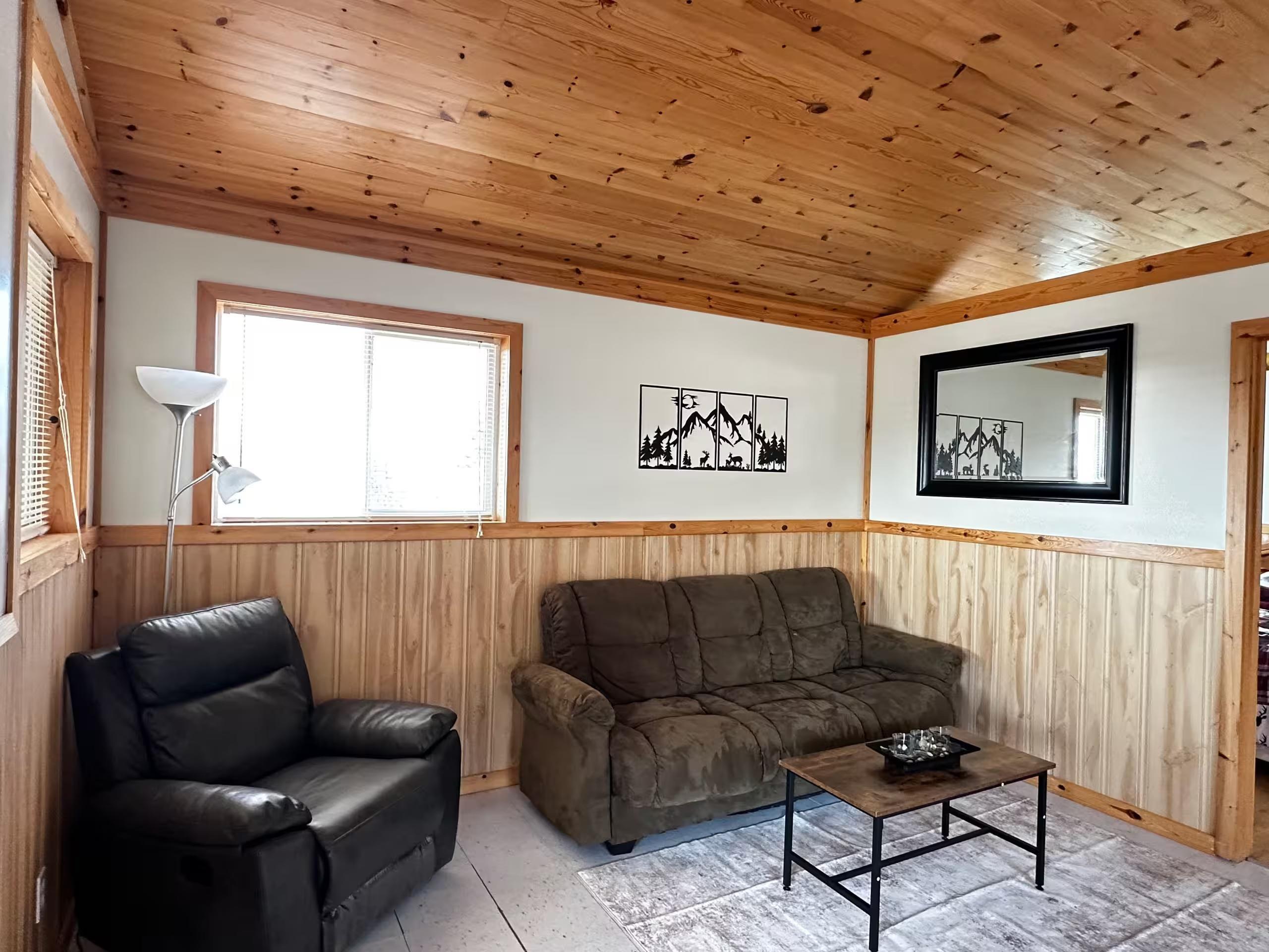 7081 Hwy 61, Neebing, ON - Indoor Photo Showing Living Room