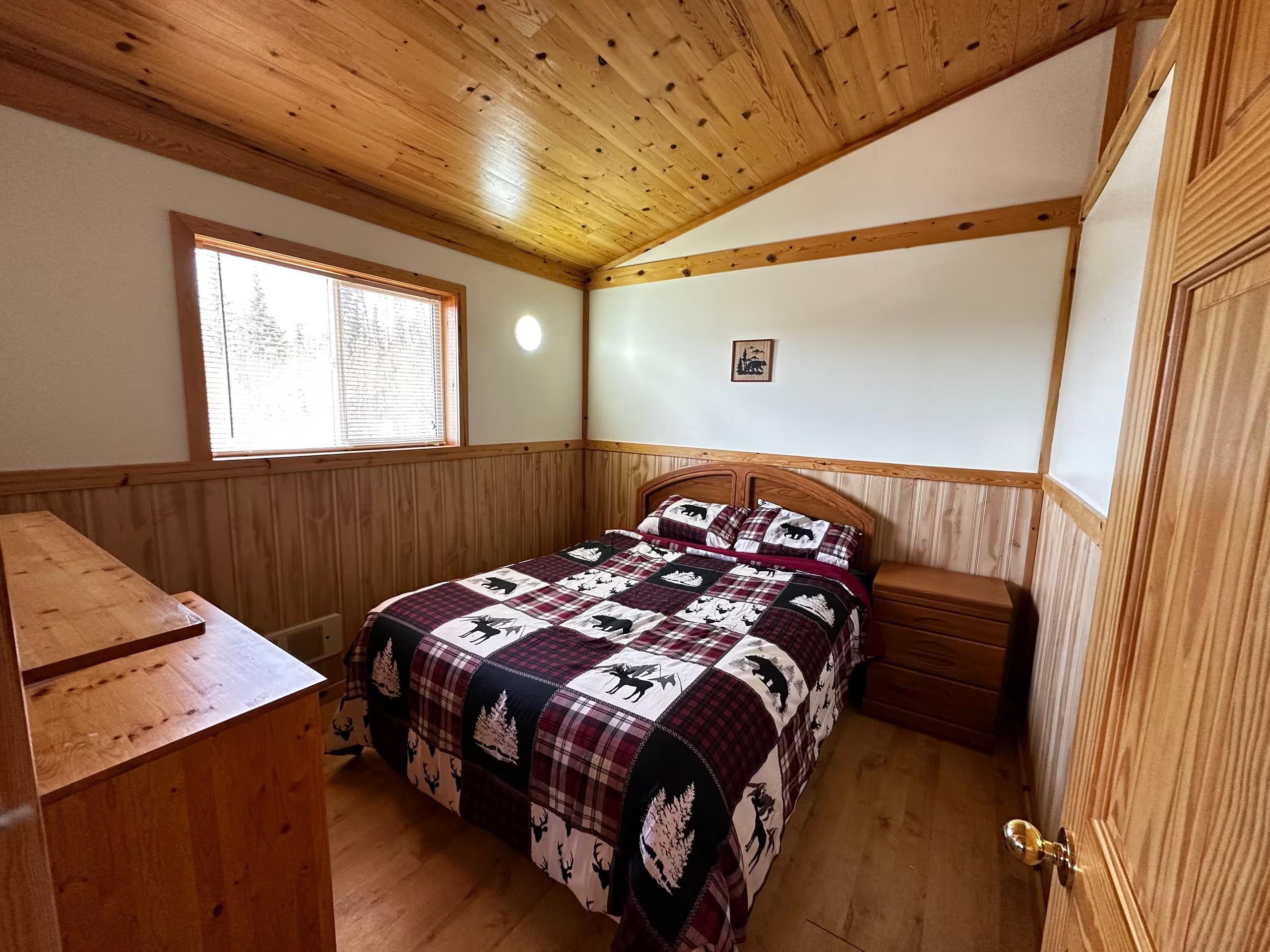 7081 Hwy 61, Neebing, ON - Indoor Photo Showing Bedroom