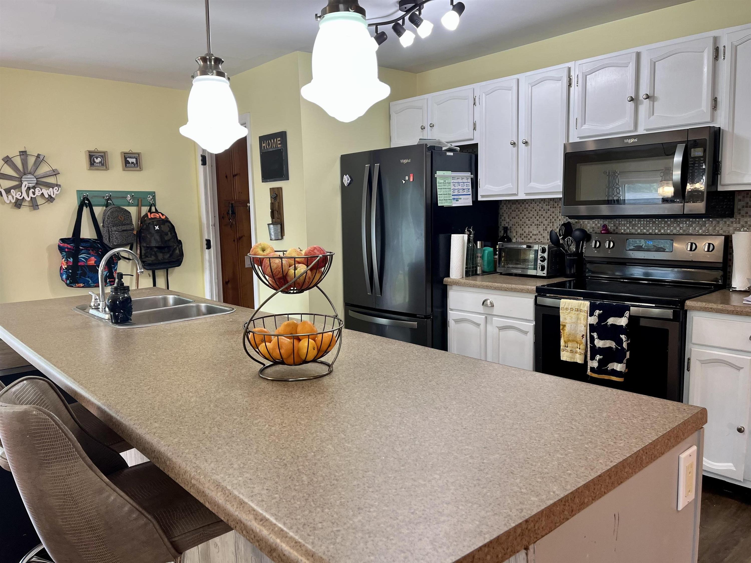 633 Church St, Fort Frances, ON - Indoor Photo Showing Kitchen With Double Sink