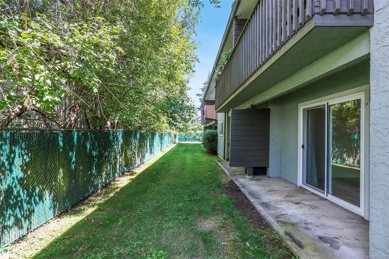 #8-1520 Piercy Ave, Courtenay, BC - Outdoor