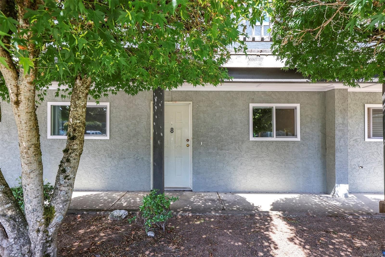 #8-1520 Piercy Ave, Courtenay, BC - Outdoor