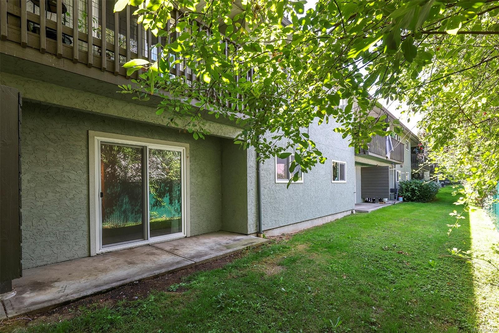 #8-1520 Piercy Ave, Courtenay, BC - Outdoor With Exterior