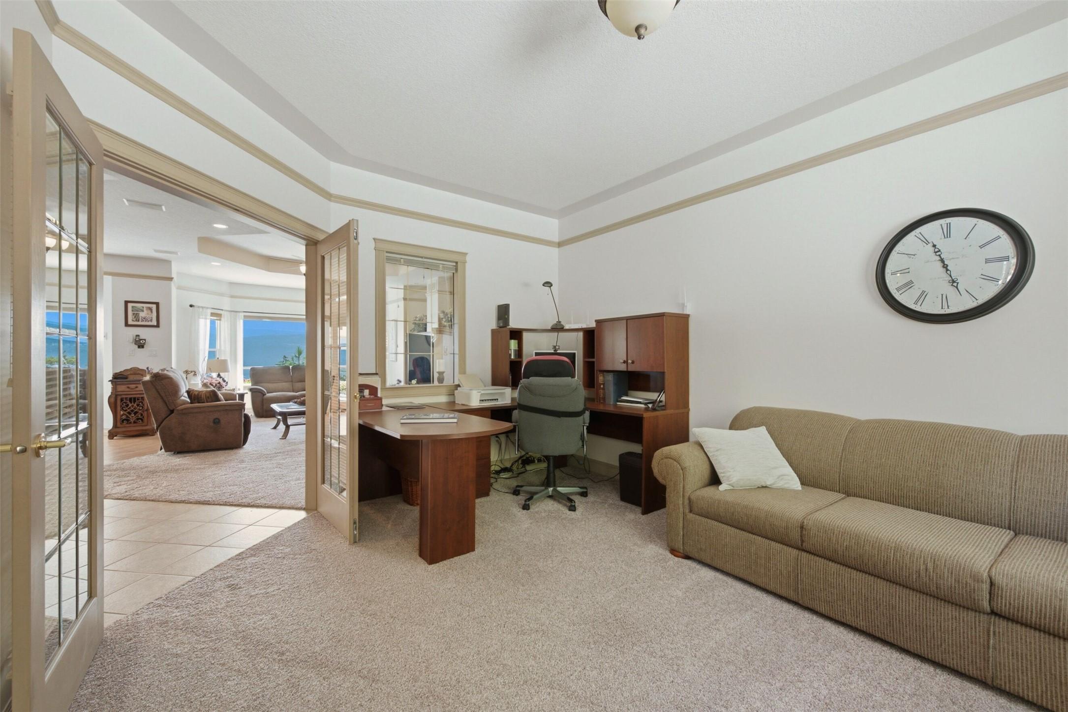 594 Mountain Drive, Vernon, BC - Indoor Photo Showing Other Room