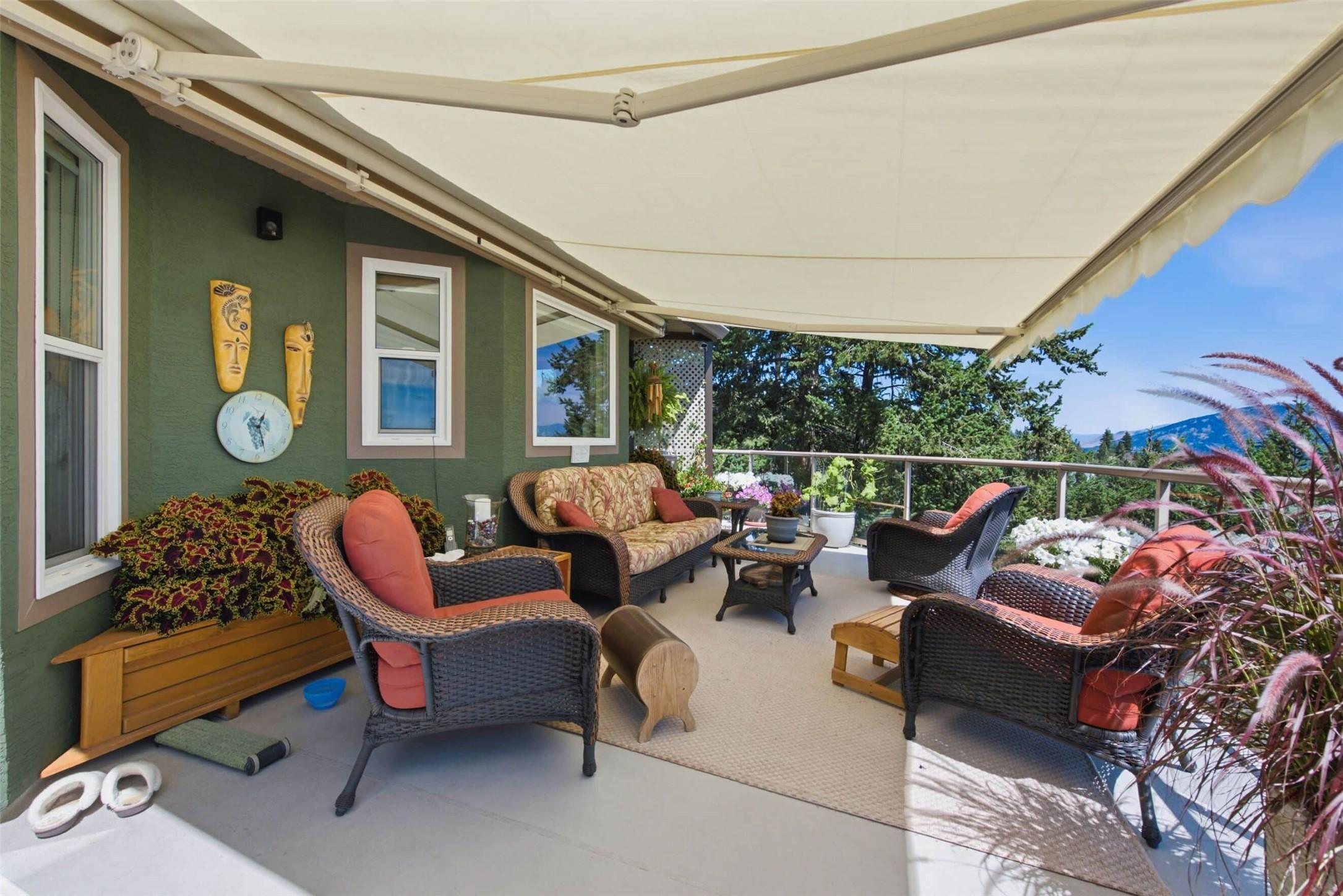 594 Mountain Drive, Vernon, BC - Outdoor With Deck Patio Veranda With Exterior