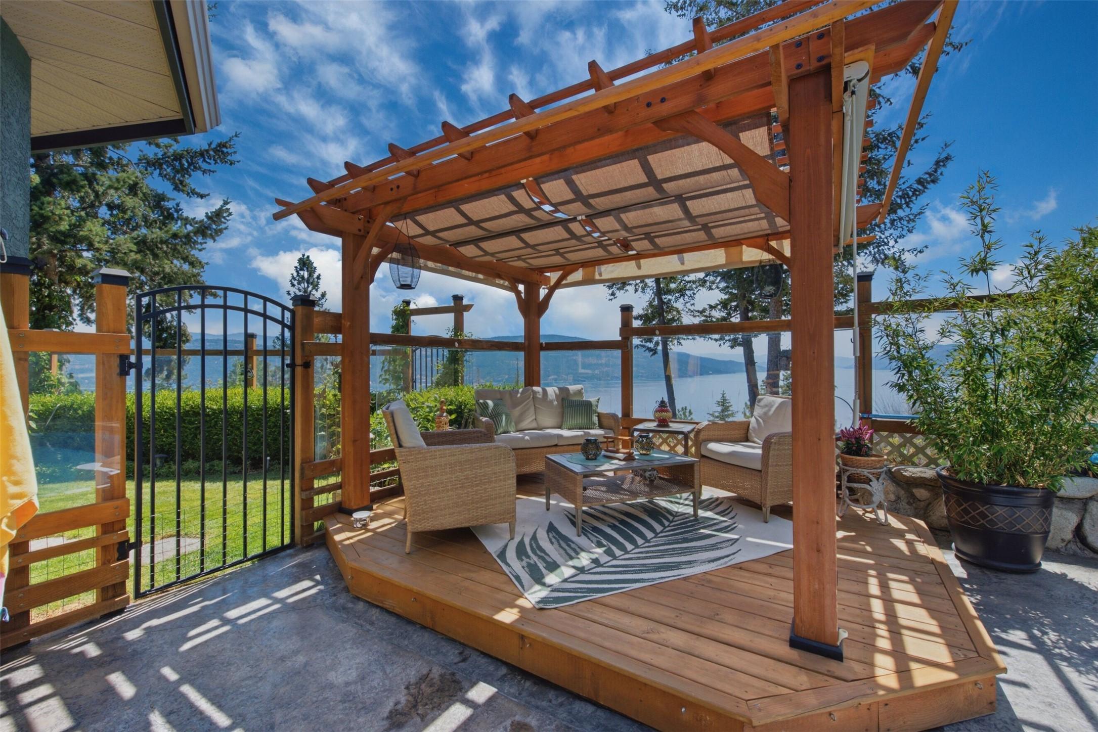 594 Mountain Drive, Vernon, BC - Outdoor With Deck Patio Veranda