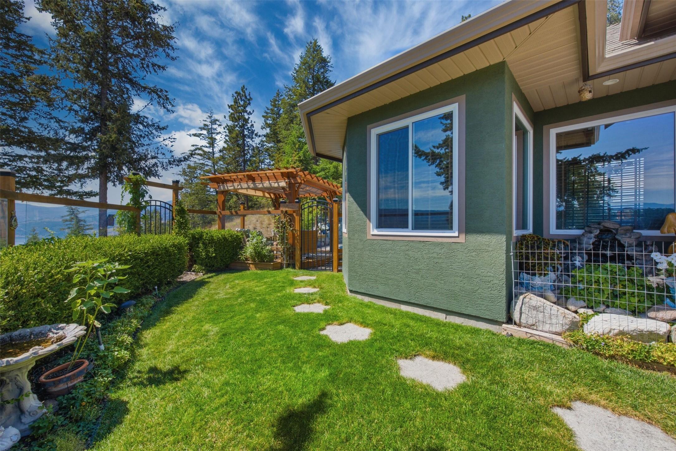 594 Mountain Drive, Vernon, BC - Outdoor