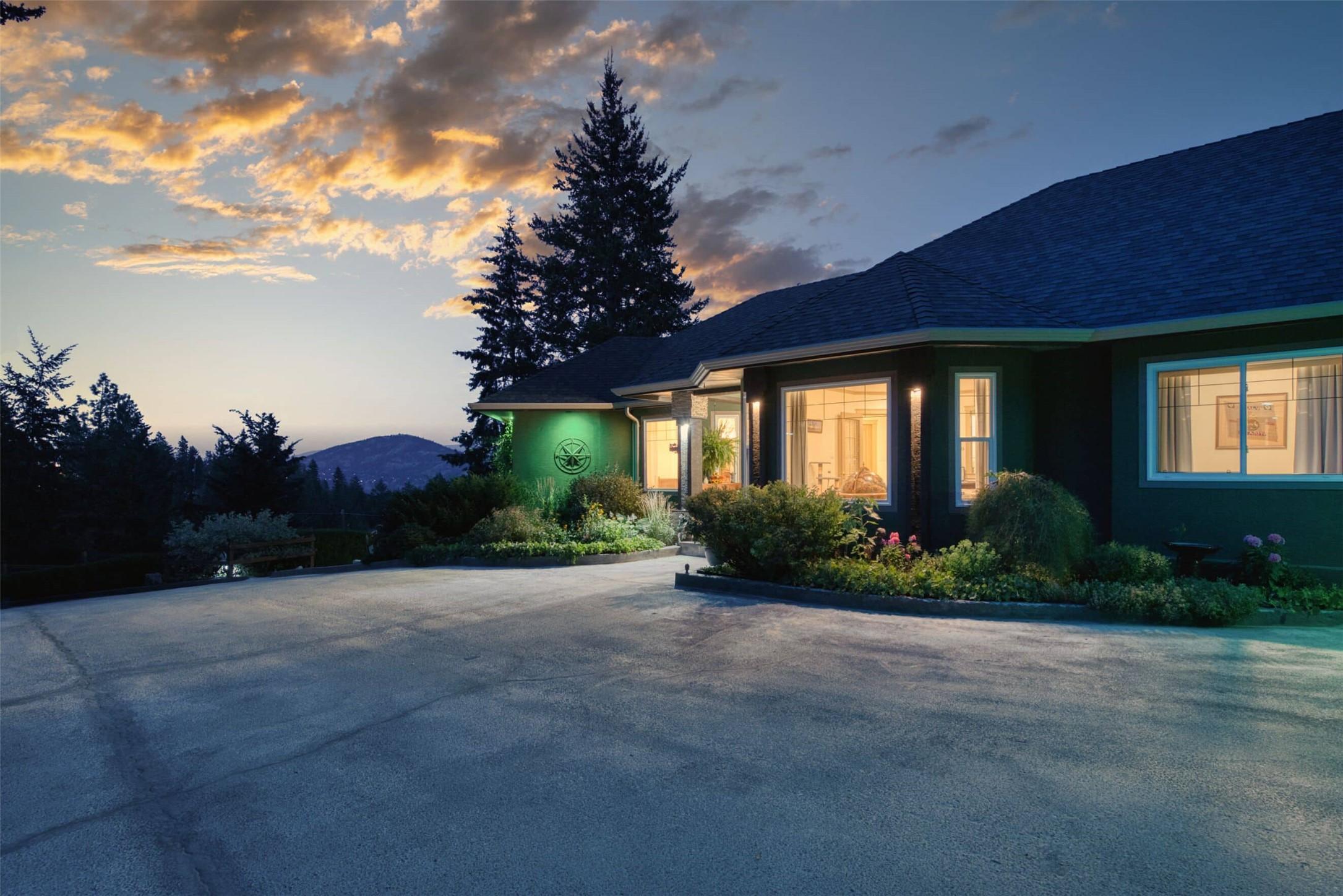 594 Mountain Drive, Vernon, BC - Outdoor
