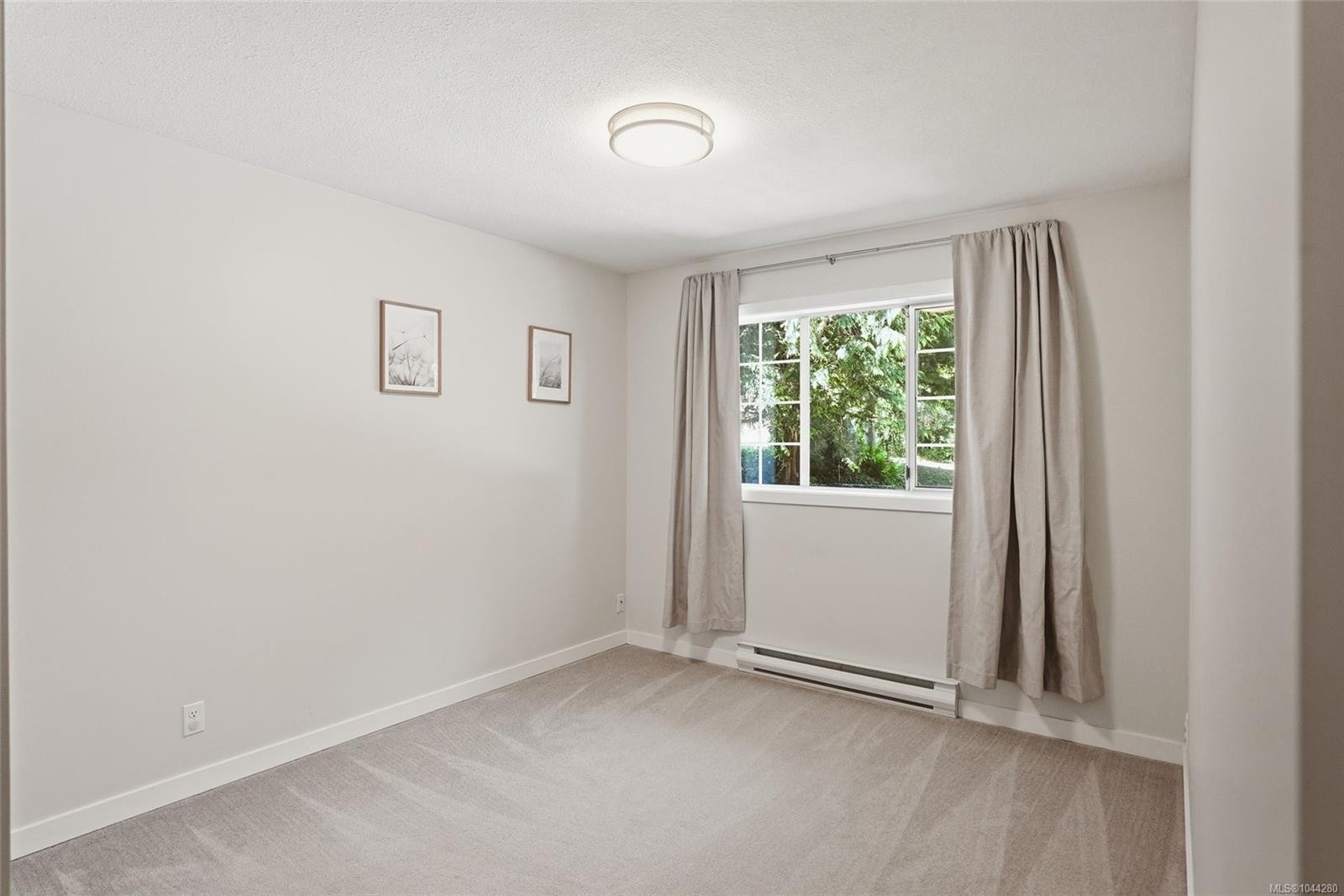 #B-184 Westwood Rd, Nanaimo, BC - Indoor Photo Showing Other Room