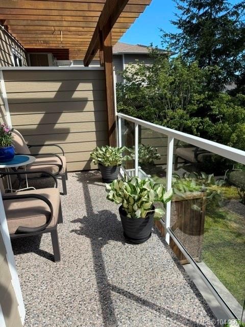 #2-1649 Lloyd Pl, View Royal, BC