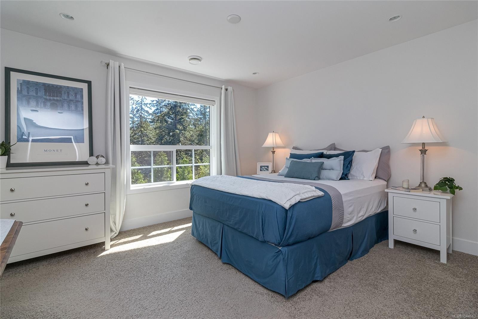#2-1649 Lloyd Pl, View Royal, BC