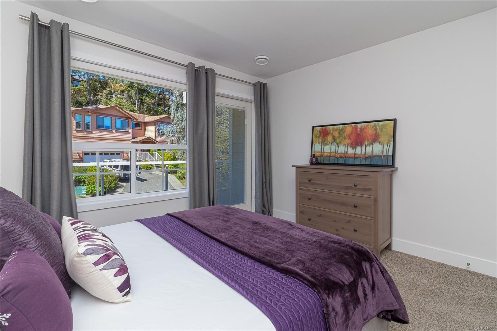 #2-1649 Lloyd Pl, View Royal, BC