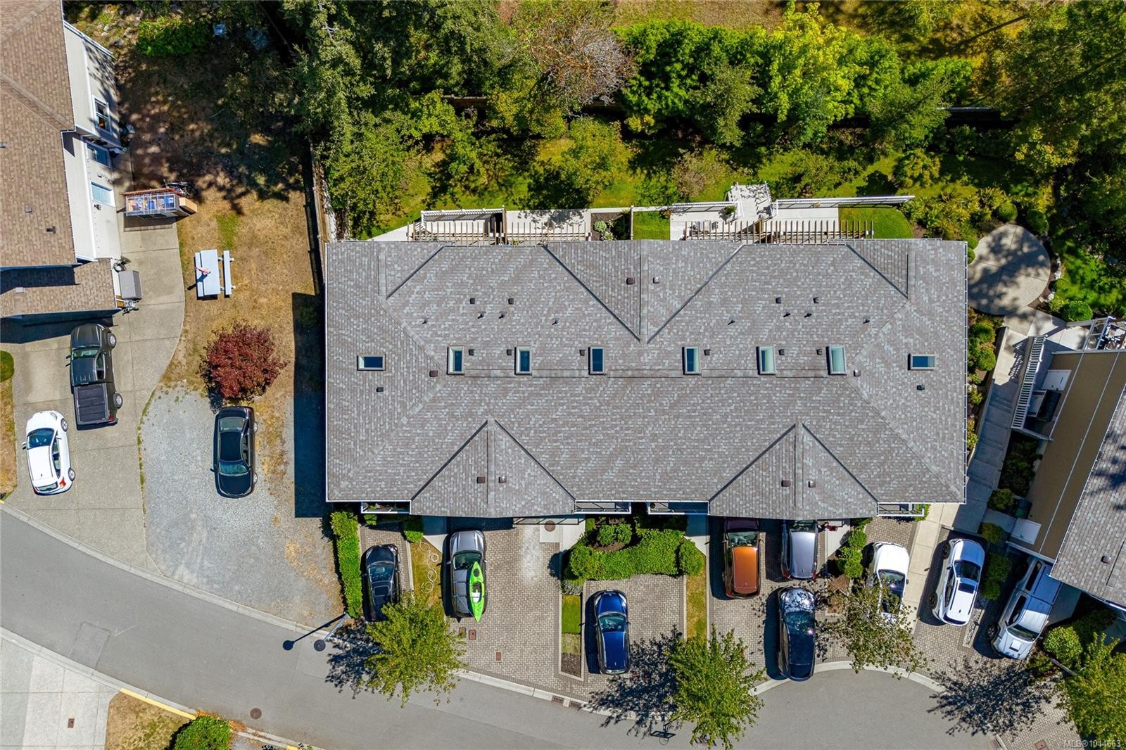 #2-1649 Lloyd Pl, View Royal, BC