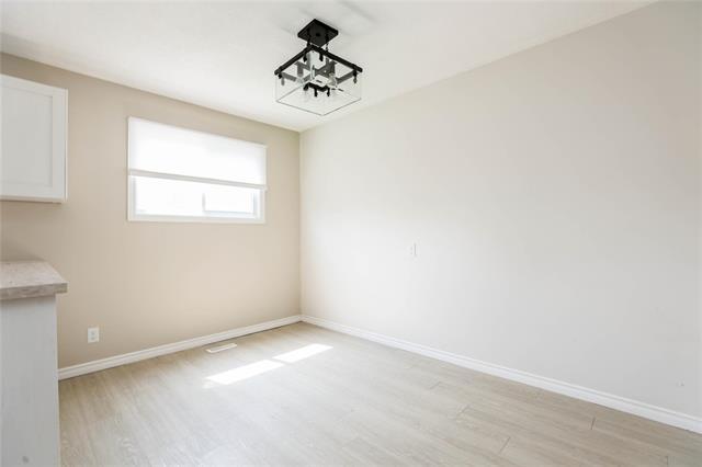 95 West Lake Cr, Winnipeg, MB - Indoor Photo Showing Other Room