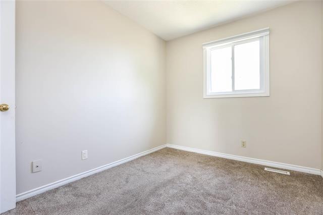 95 West Lake Cr, Winnipeg, MB - Indoor Photo Showing Other Room