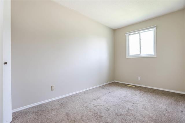 95 West Lake Cr, Winnipeg, MB - Indoor Photo Showing Other Room