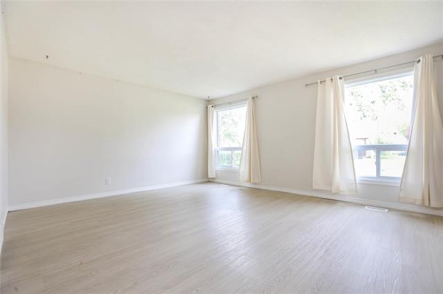 95 West Lake Cr, Winnipeg, MB - Indoor