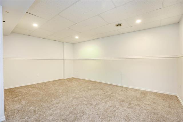 95 West Lake Cr, Winnipeg, MB - Indoor Photo Showing Other Room