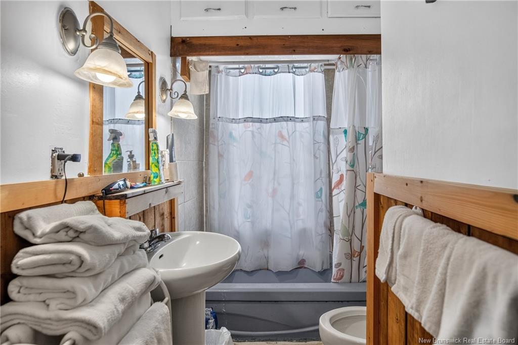 41 And 45 Kennedy St, Saint John, NB - Indoor Photo Showing Bathroom