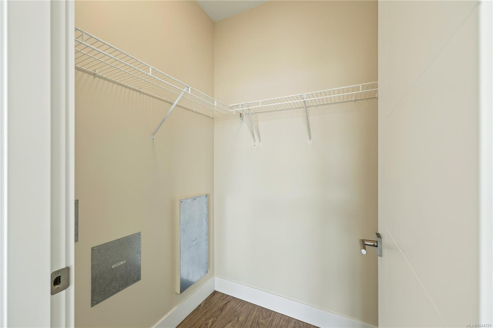 #607-91 Chapel St, Nanaimo, BC - Indoor With Storage