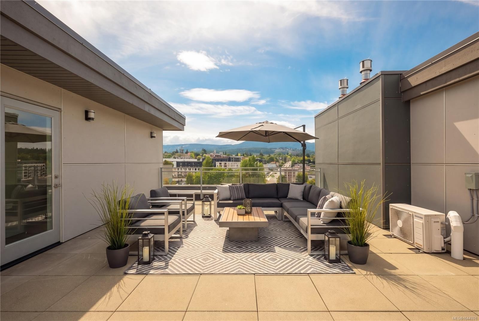 #607-91 Chapel St, Nanaimo, BC - Outdoor With Deck Patio Veranda With Exterior