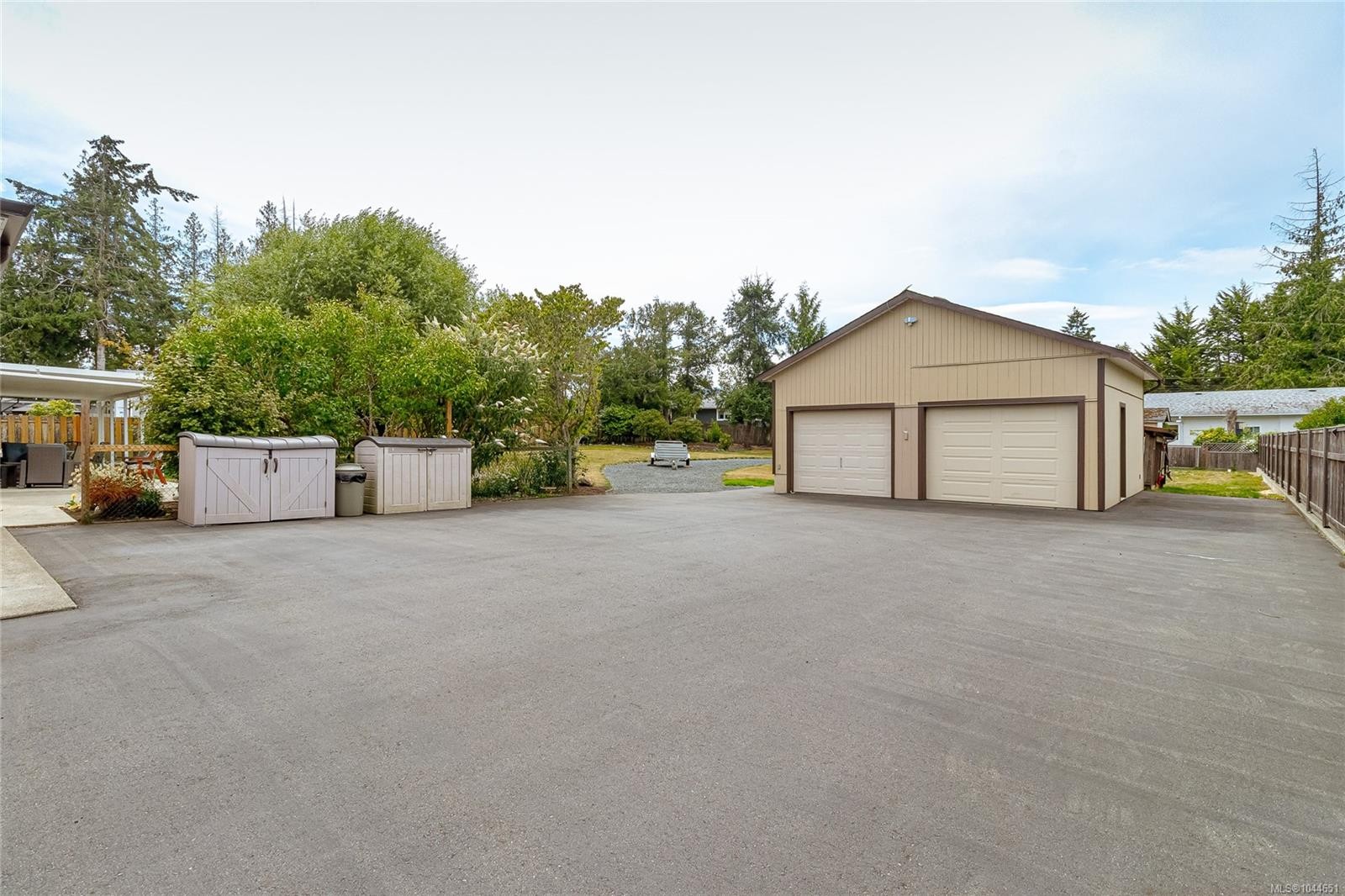 851 Breakwater Rd, French Creek, BC