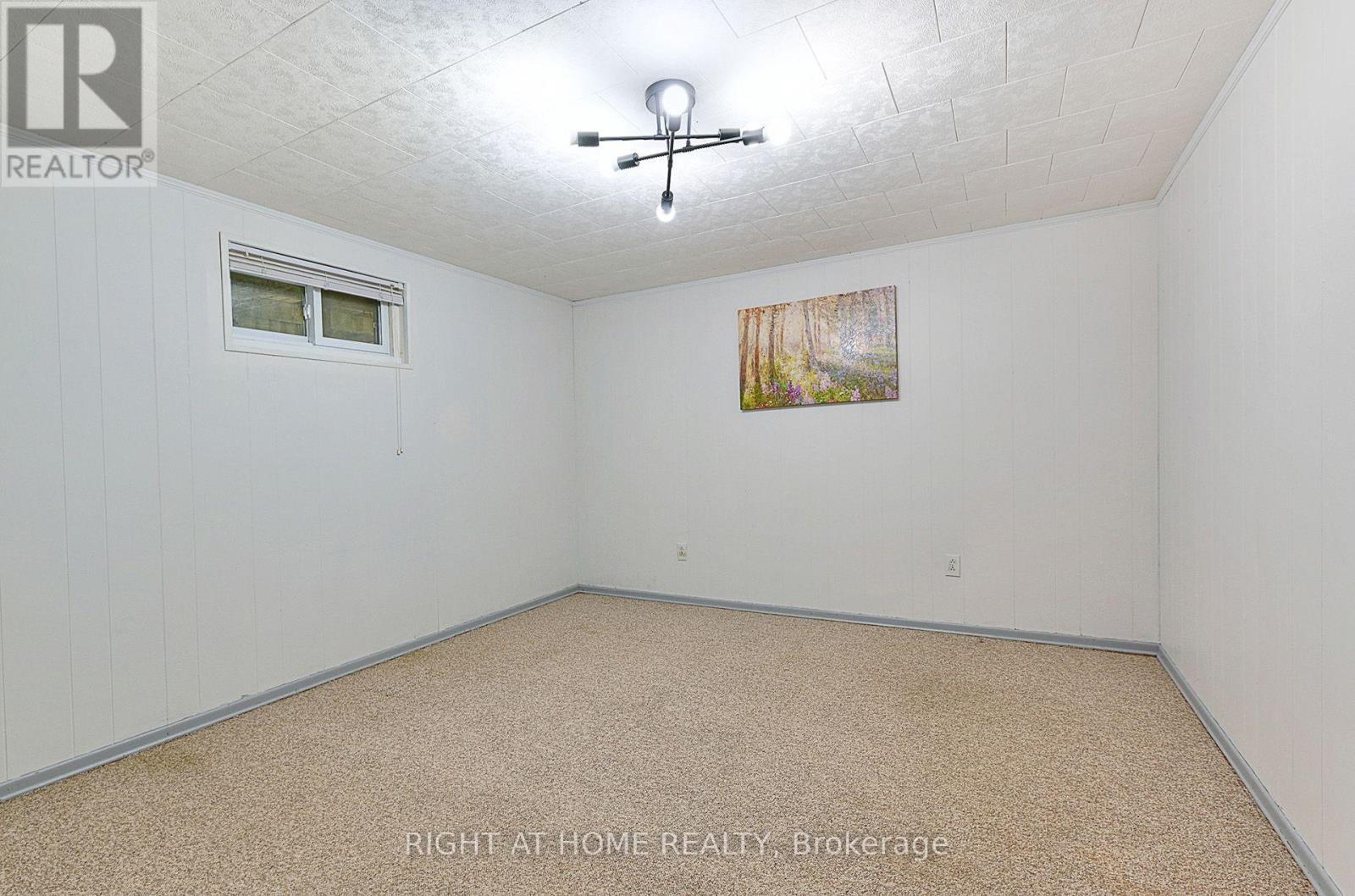 245 West 33Rd Street, Hamilton, ON - Indoor Photo Showing Other Room
