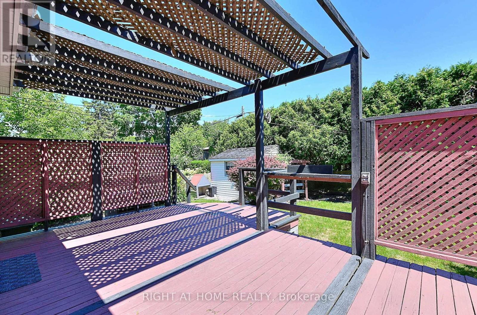 245 West 33Rd Street, Hamilton, ON - Outdoor With Deck Patio Veranda With Exterior
