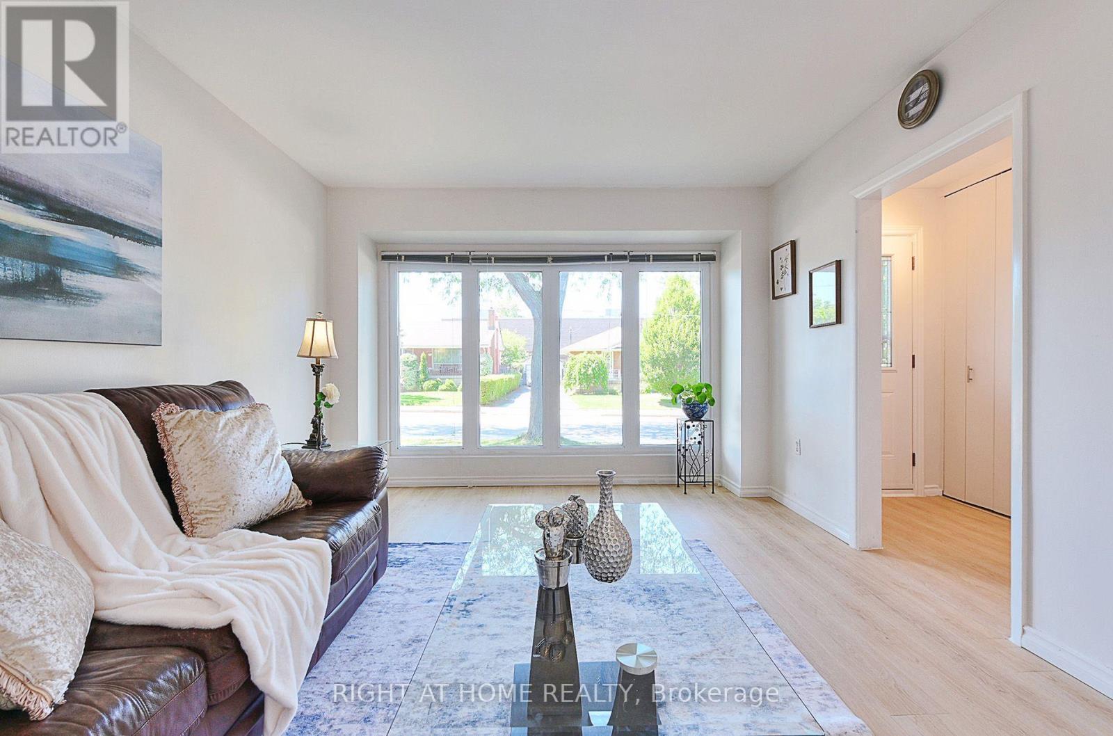 245 West 33Rd Street, Hamilton, ON - Indoor