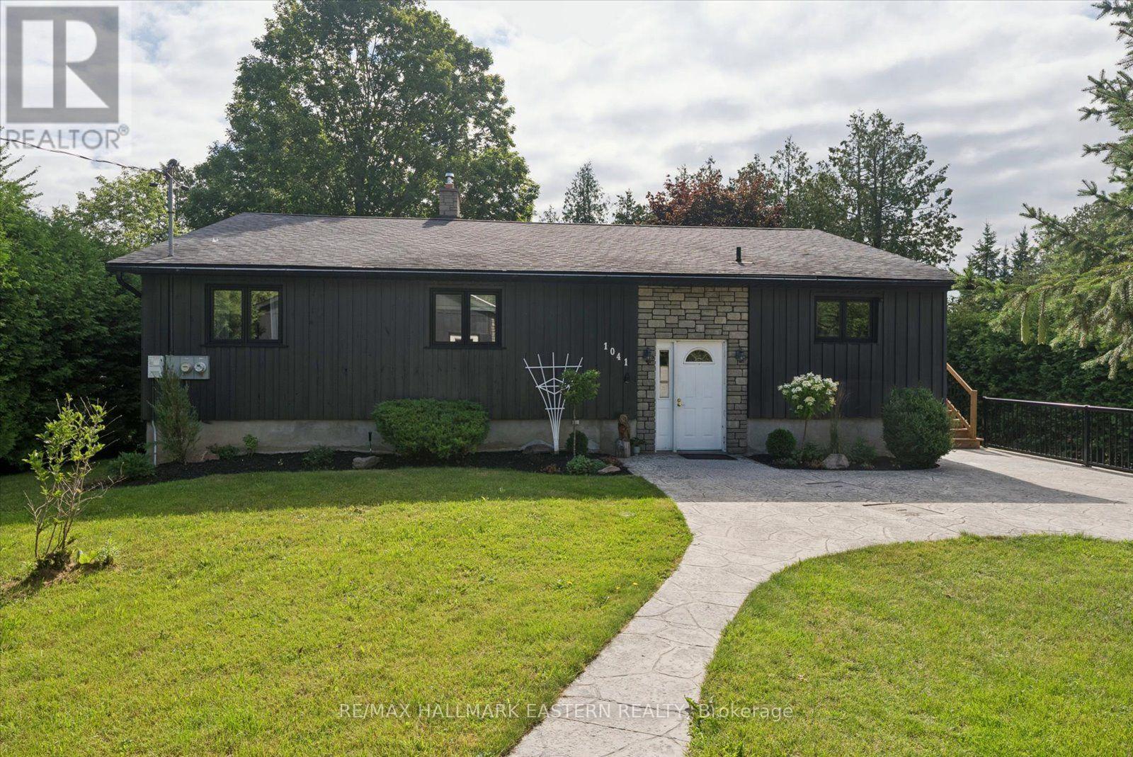 1041 Primrose Lane, Selwyn, ON - Outdoor