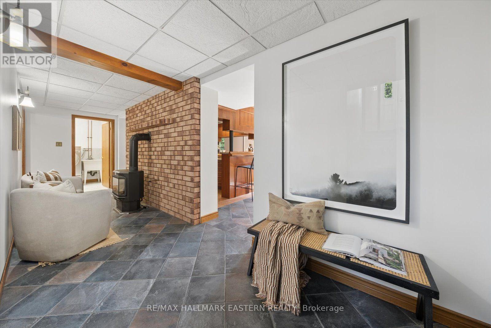 1041 Primrose Lane, Selwyn, ON - Indoor Photo Showing Other Room