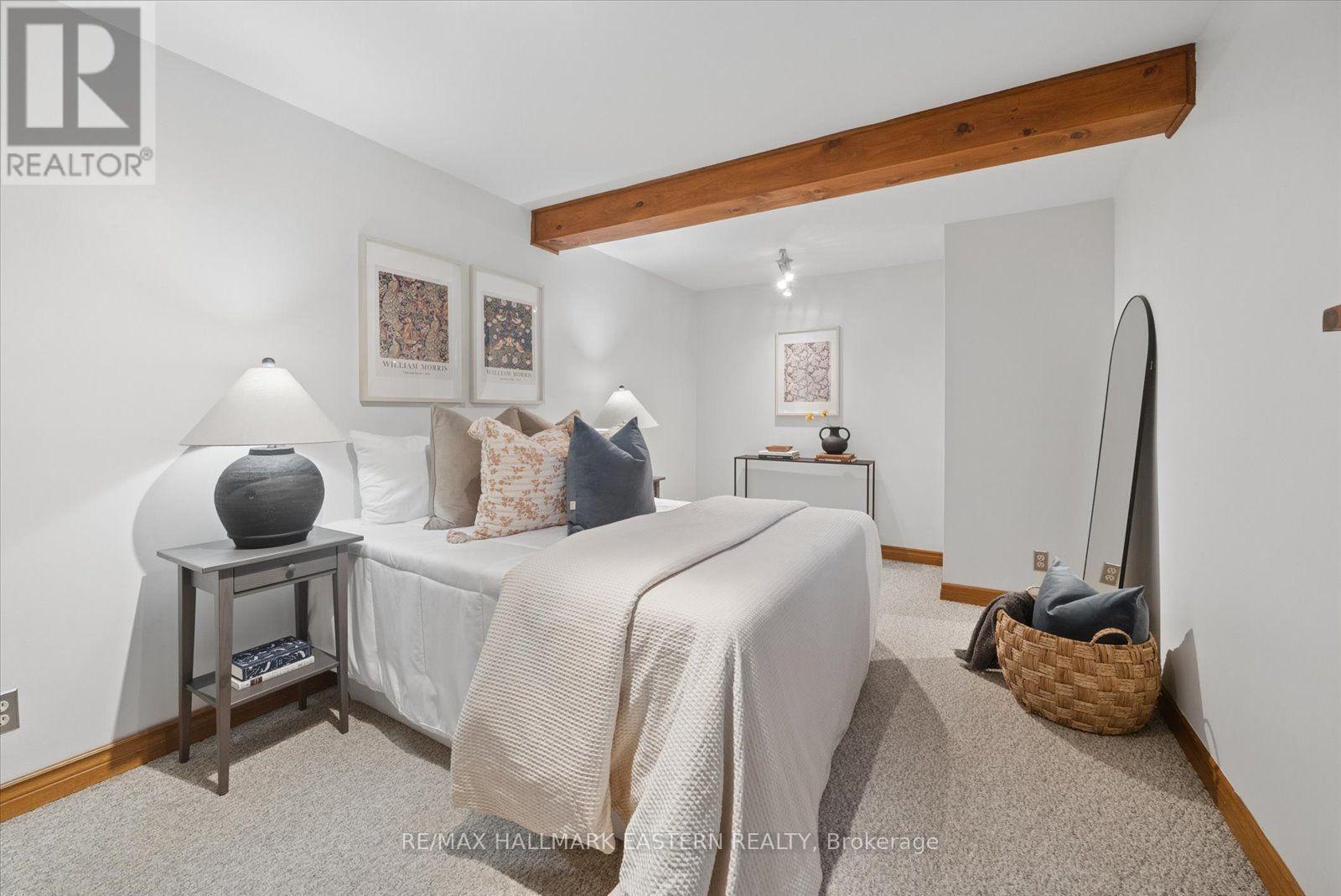 1041 Primrose Lane, Selwyn, ON - Indoor Photo Showing Bedroom