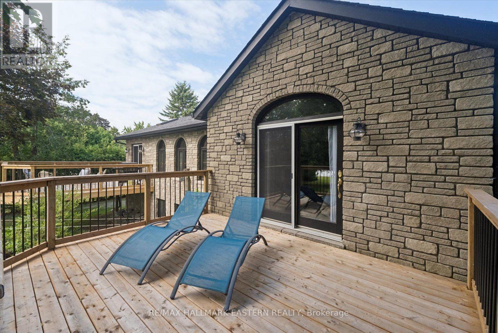 1041 Primrose Lane, Selwyn, ON - Outdoor With Deck Patio Veranda With Exterior