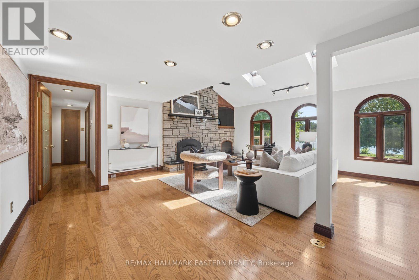 1041 Primrose Lane, Selwyn, ON - Indoor With Fireplace