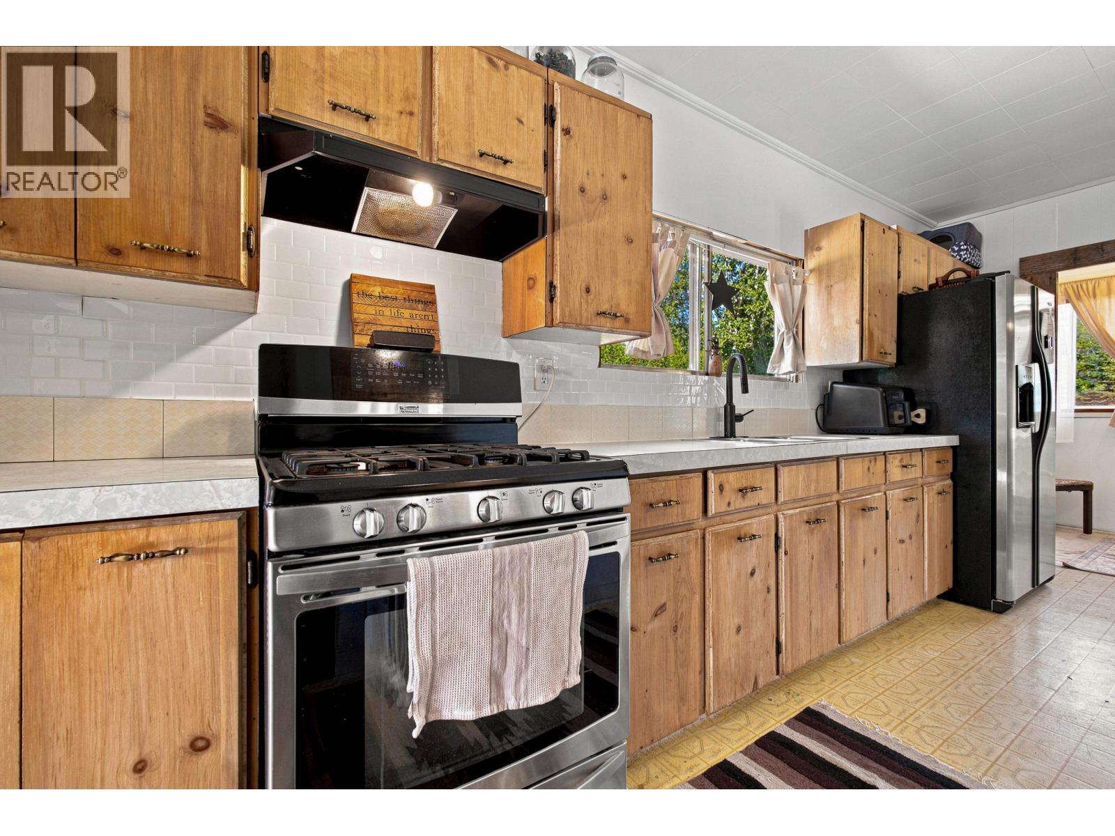 144 Cedarvale Ferry Road, Terrace, BC - Indoor Photo Showing Kitchen