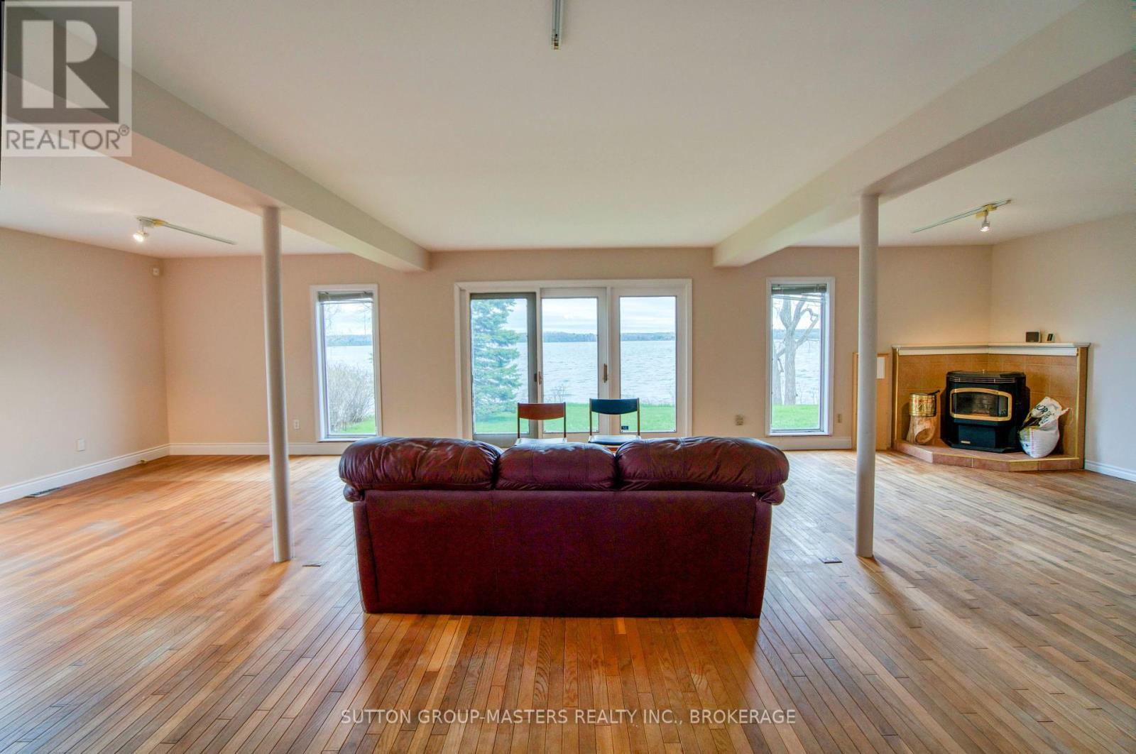 9392 Highway 33 Highway, Greater Napanee (Greater Napanee), ON - Indoor Photo Showing Living Room With Fireplace