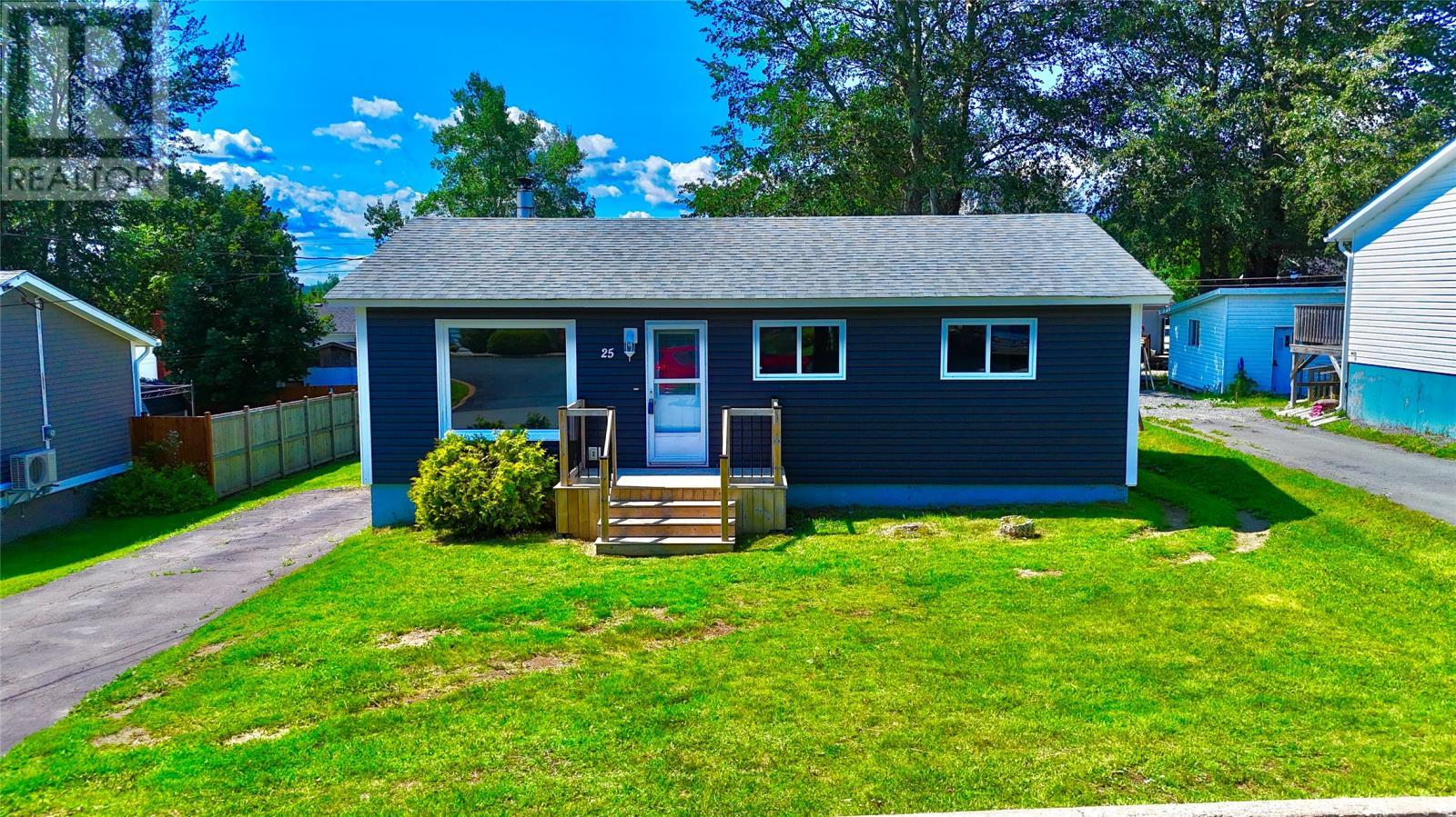 25 Second Avenue, Lewisporte, NL - Outdoor