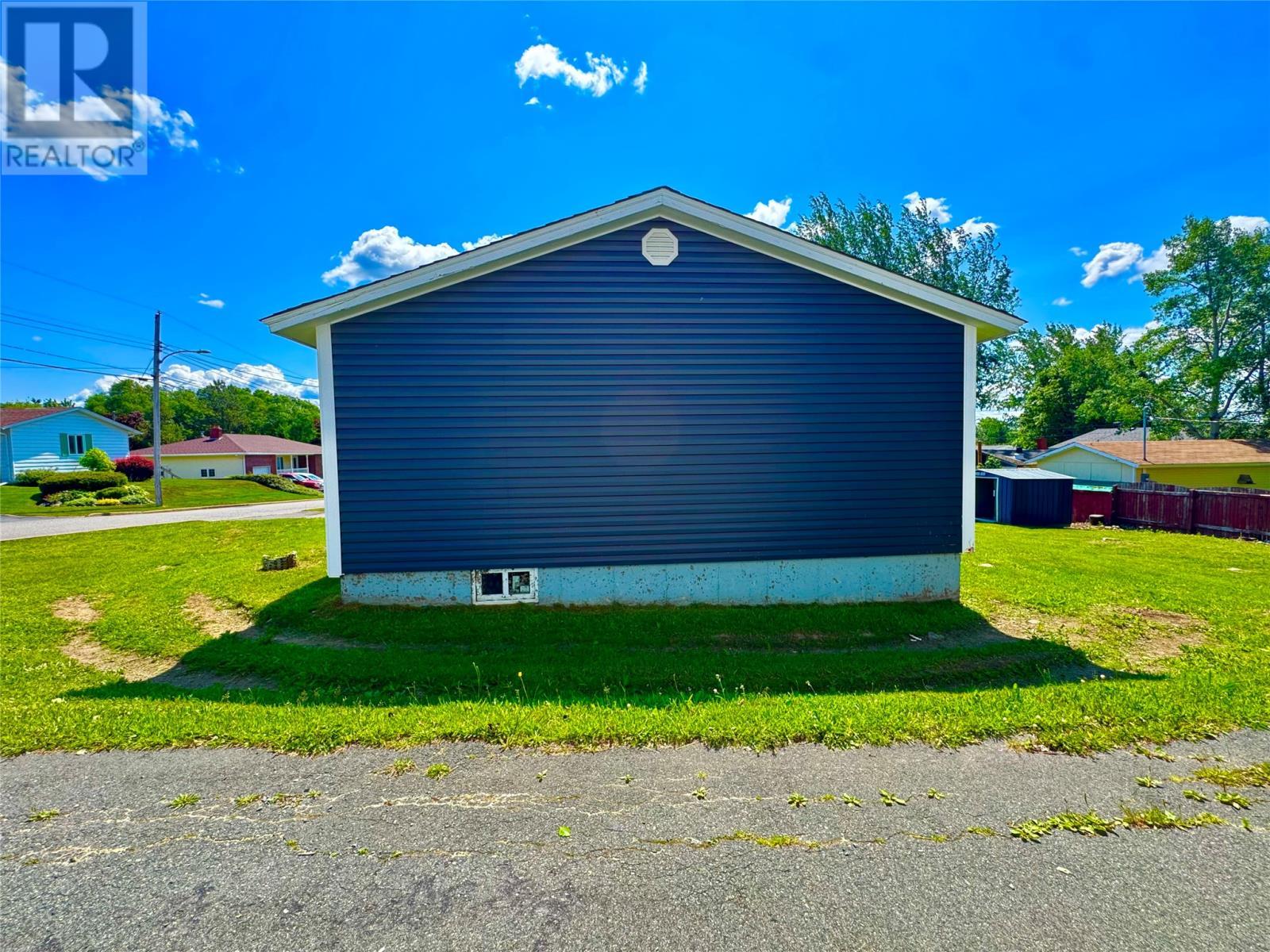 25 Second Avenue, Lewisporte, NL - Outdoor