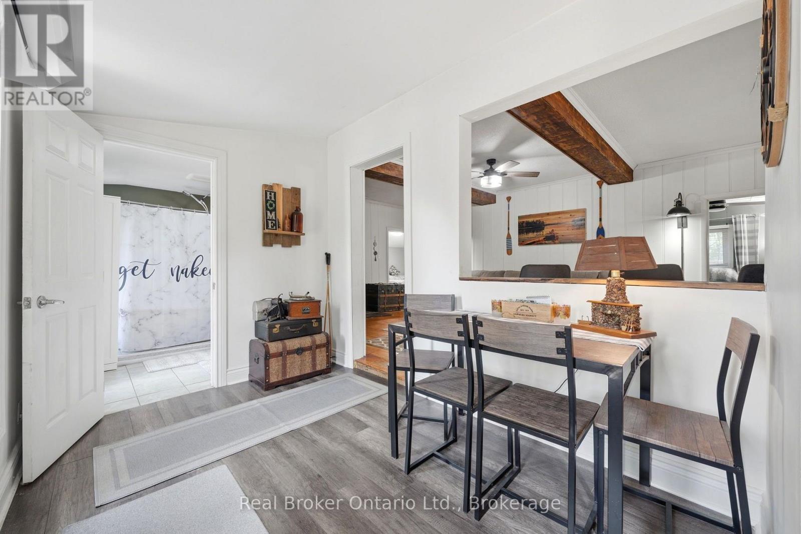 1 Janice Drive, Kawartha Lakes (Fenelon), ON - Indoor Photo Showing Dining Room