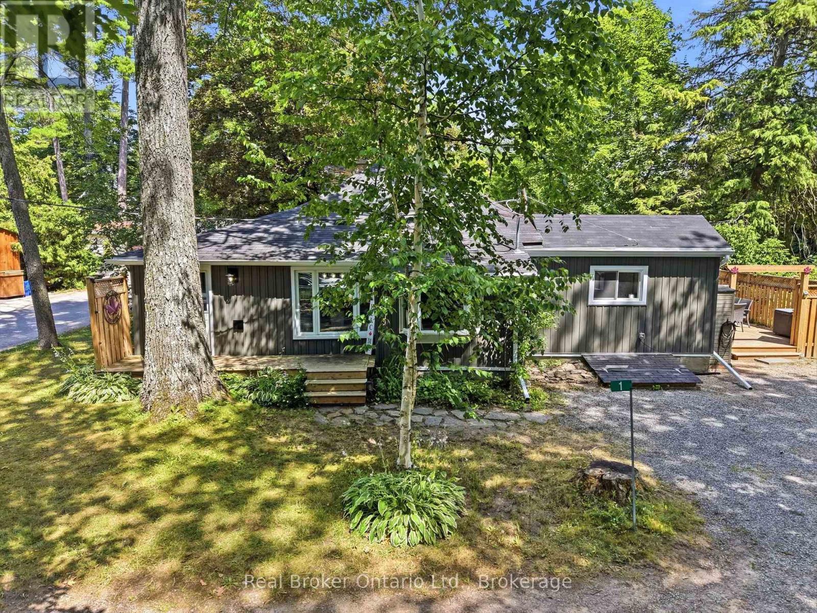 1 Janice Drive, Kawartha Lakes (Fenelon), ON - Outdoor With Deck Patio Veranda