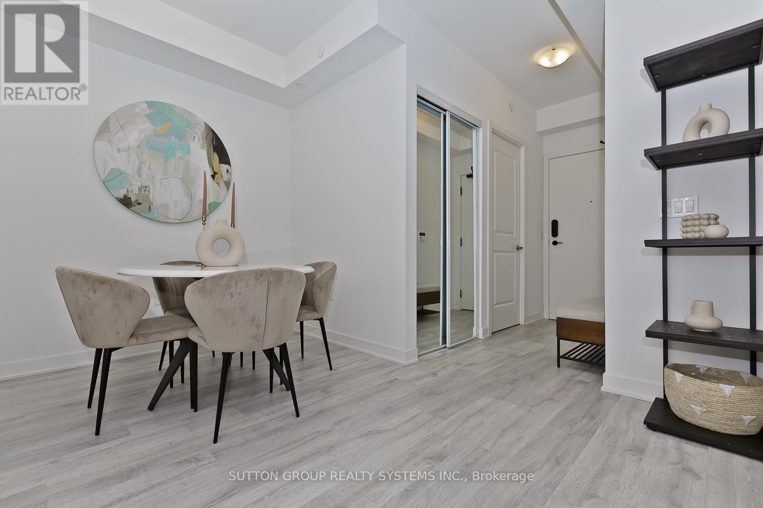 1409 - 4655 Metcalfe Avenue, Mississauga, ON - Indoor