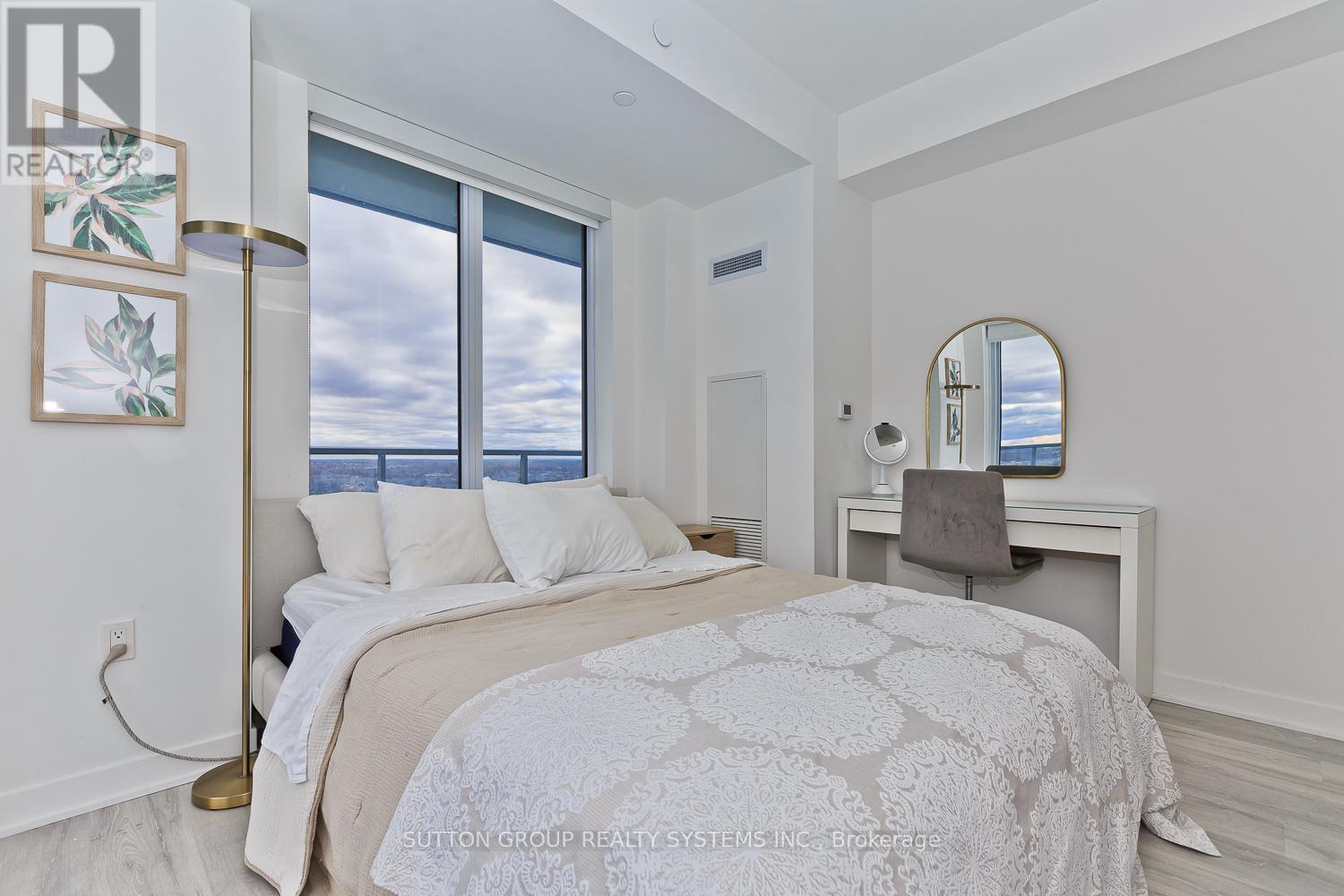 1409 - 4655 Metcalfe Avenue, Mississauga, ON - Indoor Photo Showing Bedroom
