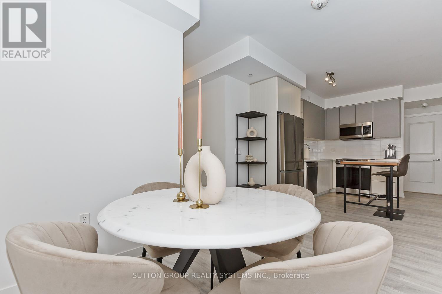 1409 - 4655 Metcalfe Avenue, Mississauga, ON - Indoor