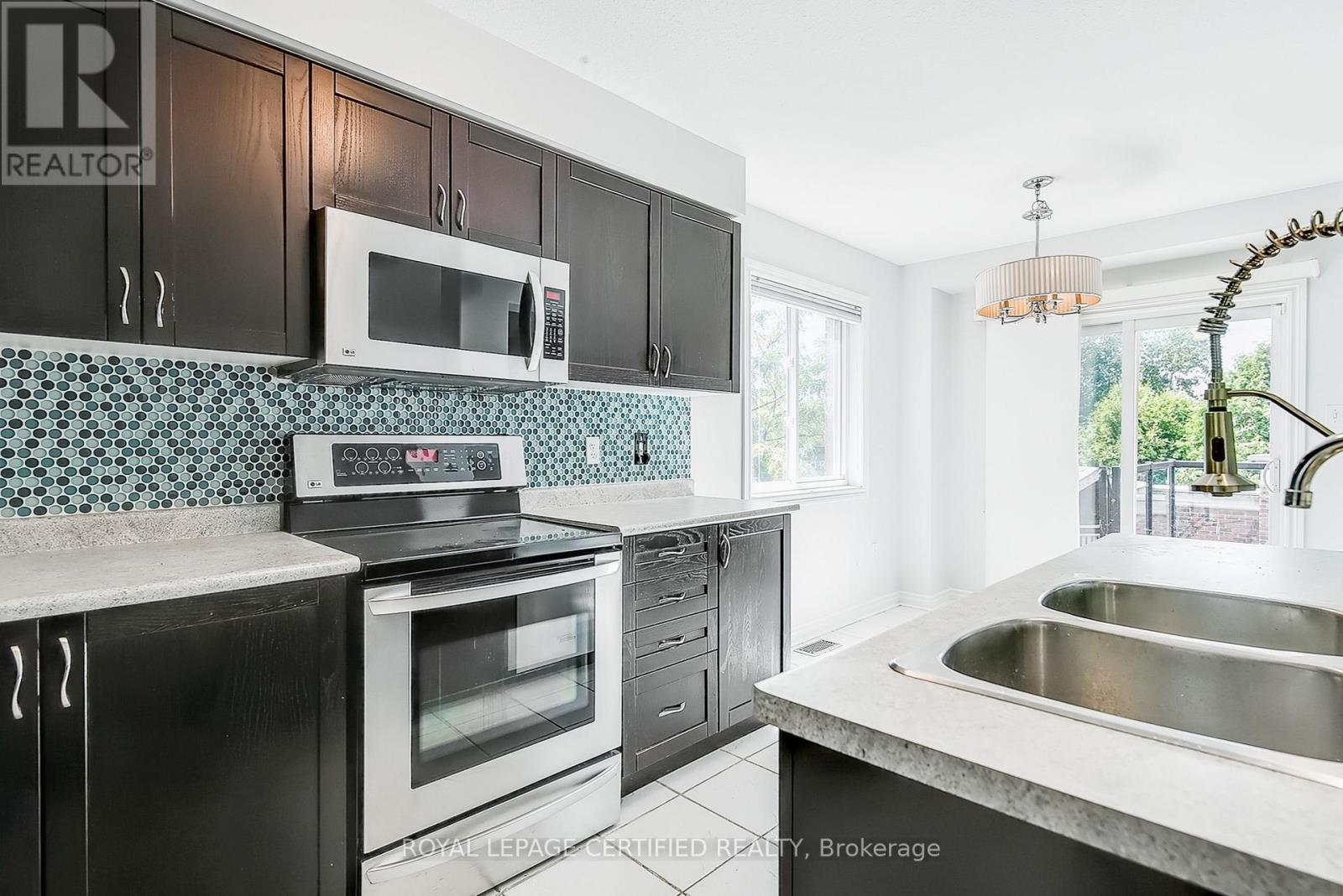 37 Wilkie Crescent, Guelph, ON - Indoor Photo Showing Kitchen With Stainless Steel Kitchen With Double Sink