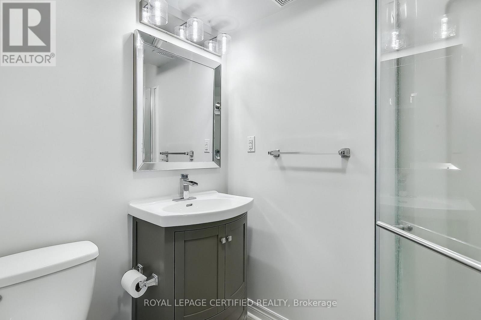 37 Wilkie Crescent, Guelph, ON - Indoor Photo Showing Bathroom